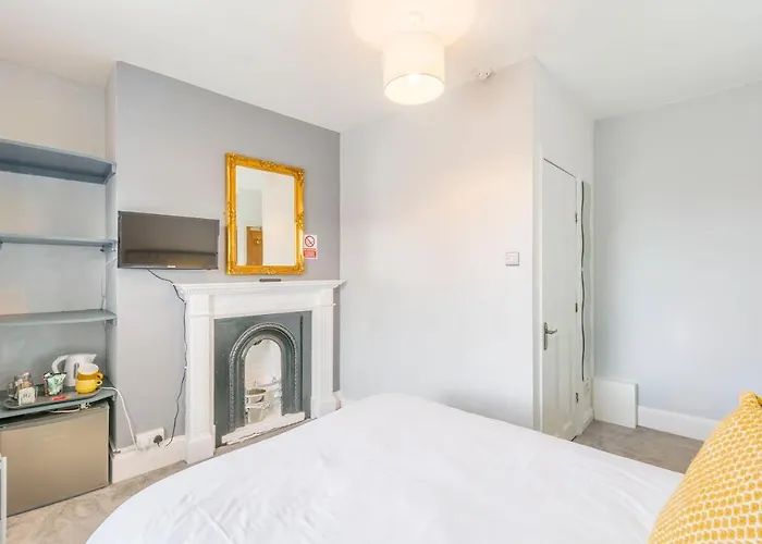 Intown - 60 Second Walk 2 Minster! Guest house York