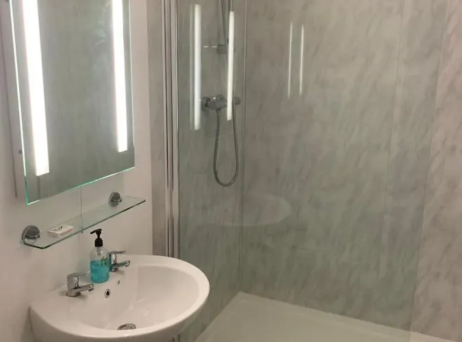 Intown - 60 Second Walk 2 Minster! 3*