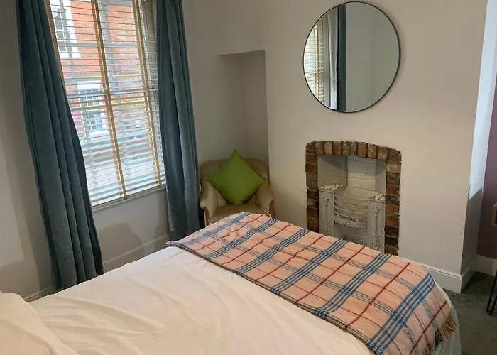 Intown - 60 Second Walk 2 Minster! 3*