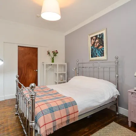 Intown - 60 Second Walk 2 Minster! Guest house 3*