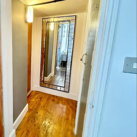 Intown - 60 Second Walk 2 Minster! Guest house York