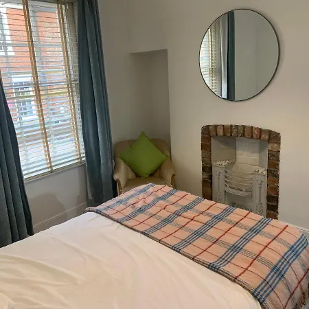 Intown - 60 Second Walk 2 Minster! 3*